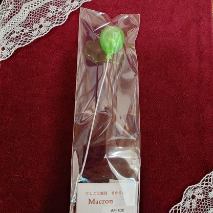 黄緑色